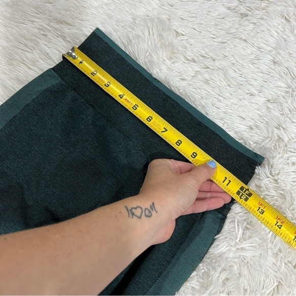 Victoria’s Secret PINK Seamless leggings size S 2 pairs - orange and green - Picture 7 of 11